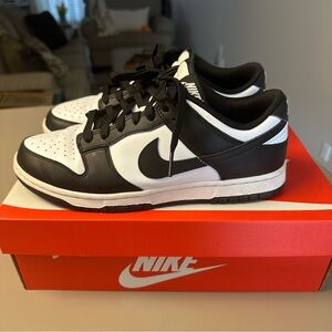 Nike dunk low retro black and white sneaker mens 8 women’s 9.5 box included